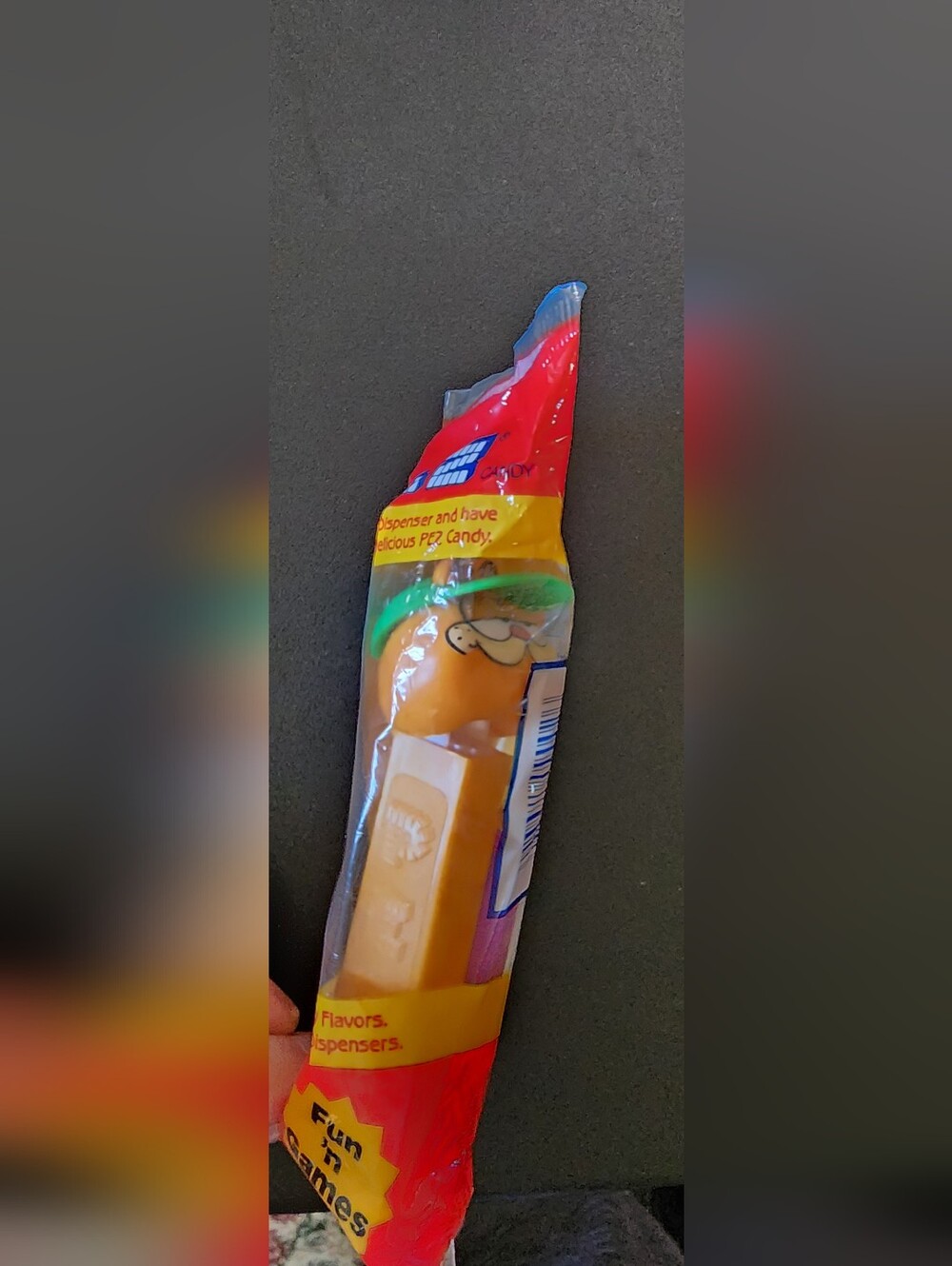 NIP Vintage GARFIELD THE CAT PEZ DISPENSER w/CANDY - 1990's